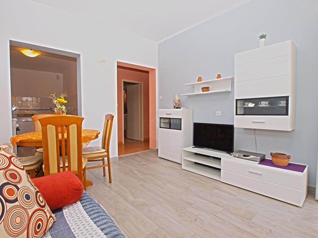 Apartment Snezana 1200 Fažana Exterior foto